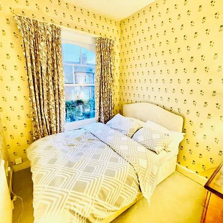 New Lovely 2-Bedroom Condo In Chelsea London Exterior photo