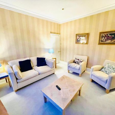 New Lovely 2-Bedroom Condo In Chelsea London Exterior photo
